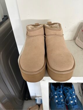 Ugg 8 Women's Tan Shearling-Lined Platform Slip-On Boots